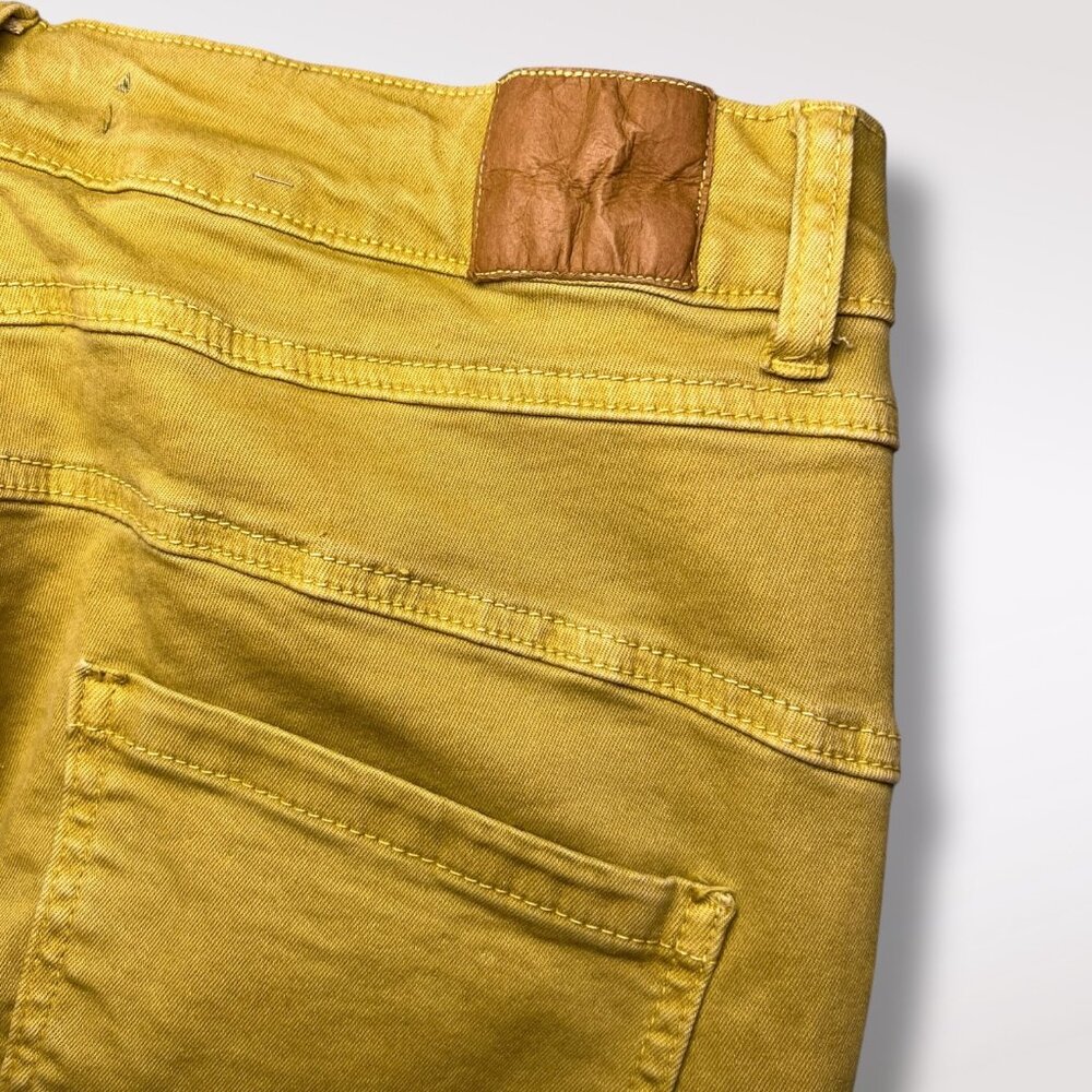 Q2 Yellow High Rise Skinny Jeans Button Fly Size 6 - Picture 8 of 9